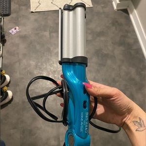 Bedhead wave crimper